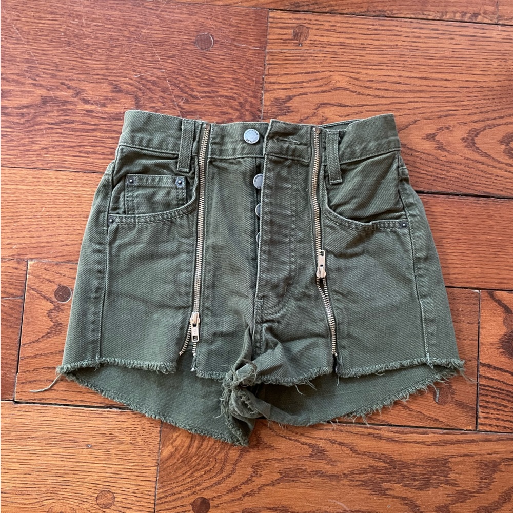 LF women’s jean shorts. Size 25. Army green. Carmar brand.